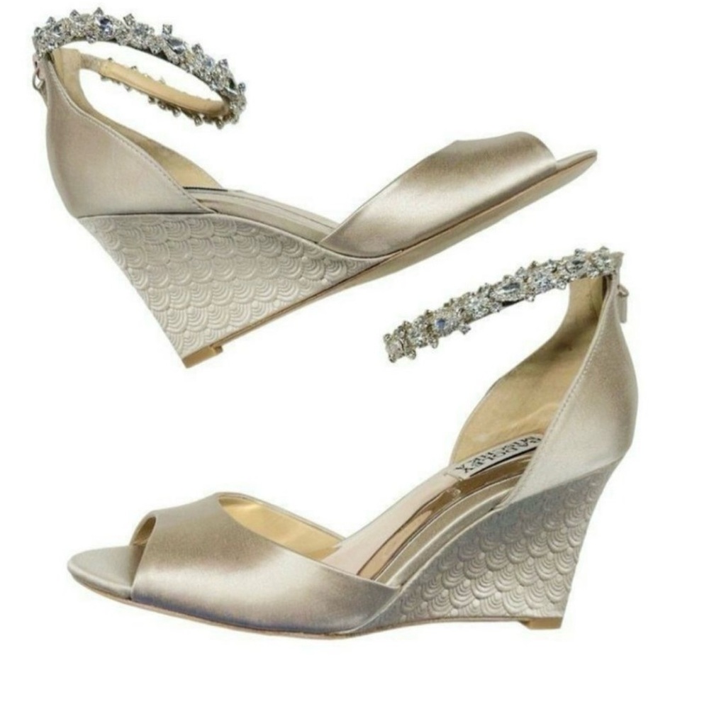 Badgley Mischka - Tahlia Ivory Satin Wedge
